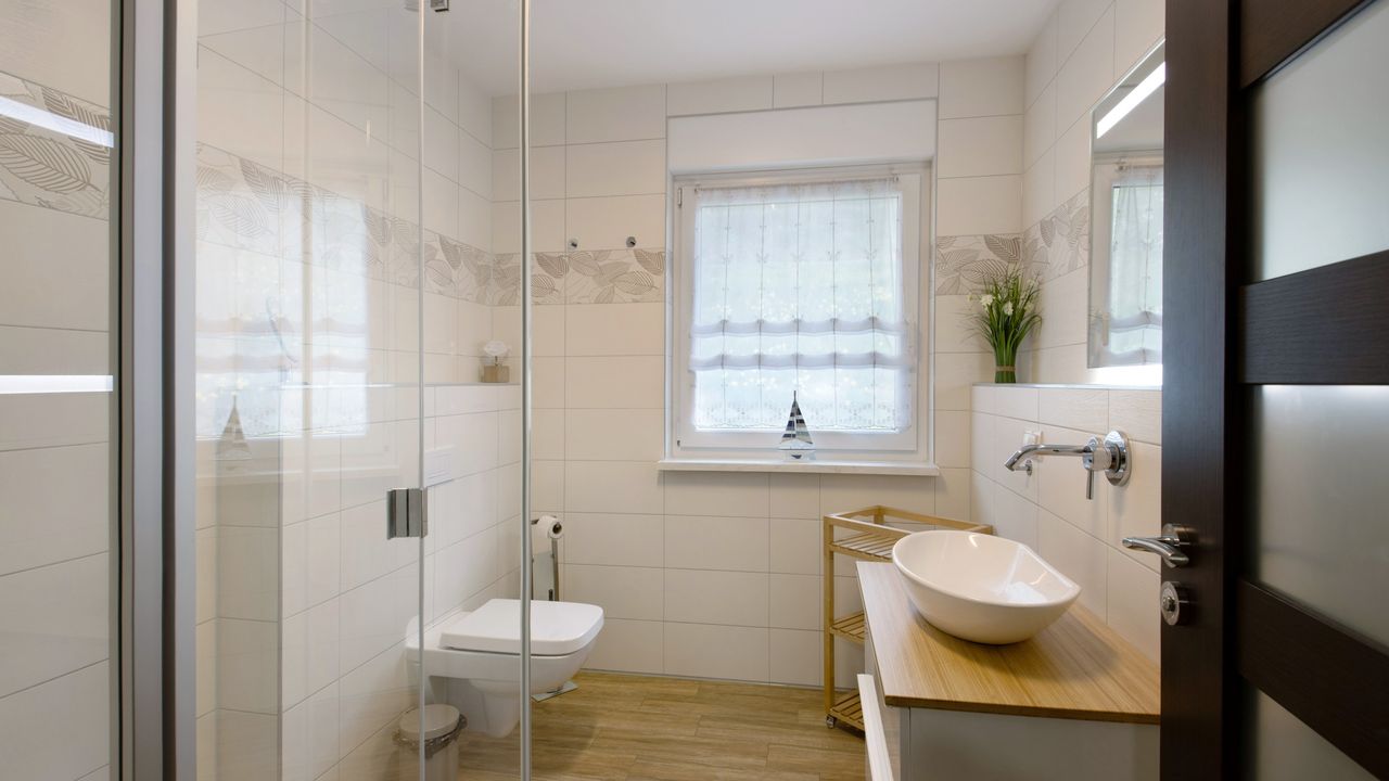 INSIDE, BATHROOM INSIDE, BATHROOM